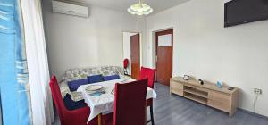 Televisyen dan/atau pusat hiburan di Apartments Rudolf