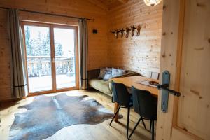A seating area at Hotel Alpengasthof Hochegger