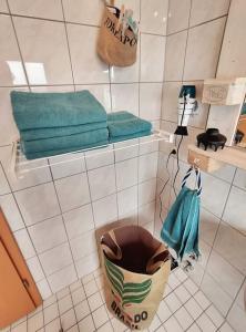 Koupelna v ubytování Ruhiges 4 Sterne Exzellenz-Appartement DIANA im Elb-Urstromtal - fast WLAN, good for long-terms