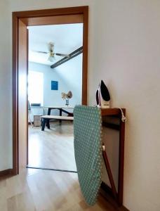 TV a/nebo společenská místnost v ubytování Ruhiges 4 Sterne Exzellenz-Appartement DIANA im Elb-Urstromtal - fast WLAN, good for long-terms