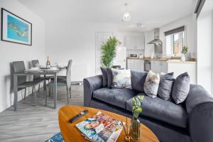 Posezení v ubytování 2 Bedroom Apartment - Off-Street Parking - Wifi - Netflix - 54C