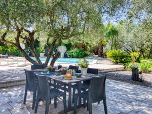 Κήπος έξω από το Holiday Home L'oliveraie by Interhome +33 φωτογραφίες