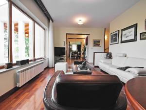 TV a/nebo společenská místnost v ubytování Villa Vesna by Interhome