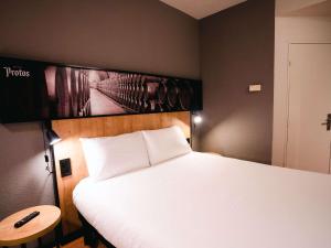 Postel nebo postele na pokoji v ubytování Ibis Valladolid