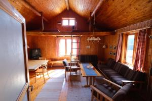 TV a/nebo společenská místnost v ubytování Stamsund Hostel