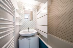 Et badeværelse på Le Cozy Tétras + 22 billeder