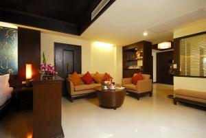Posezení v ubytování Khaolak Orchid Beach Resort - SHA Extra Plus