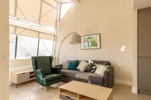 Area soggiorno di Dublin Castle Suites