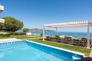 Bazén v ubytování The Mini Beach Hotel nebo v jeho okolí