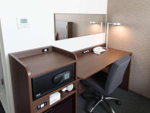 TV a/nebo společenská místnost v ubytování Comfort Hotel Wakayama
