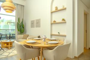 Posezení v ubytování Downtown Oasis Luxury One-bed in Downtown Dubai