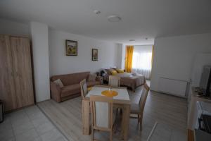 Fotografie z fotogalerie ubytování Apartmani Rosica v destinaci Ribarska Banja + 74 fotografií