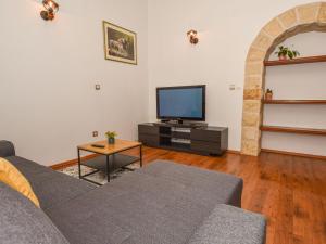 TV a/nebo společenská místnost v ubytování Holiday Home Marko by Interhome + 21 fotografií