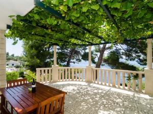 Balkón nebo terasa v ubytování Apartment Plavac Mali-2 by Interhome