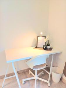 Photo de la galerie de l'établissement Beauvais - Proche Aéroport - Chambres Privées, à Beauvais