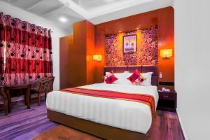 Postel nebo postele na pokoji v ubytování Hotel Intourist Palace