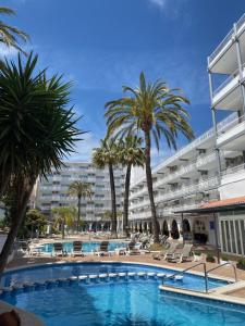 Bazén v ubytovaní Hotel Apartamentos Solimar alebo v jeho blízkosti