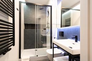 Ένα μπάνιο στο 2HomeRent Apartamenty Garbary 12 +137 φωτογραφίες