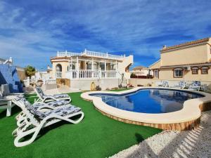 Bazén v ubytování Tu chalet con piscina privada nebo v jeho okolí