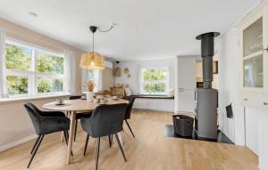 Fotografie z fotogalerie ubytování Stunning Home In Sæby With Wifi v destinaci Saeby