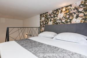 Postel nebo postele na pokoji v ubytování Apartments Tija Exclusive