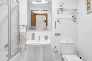 Ένα μπάνιο στο Apartamento Aryan - sólo familias +11 φωτογραφίες