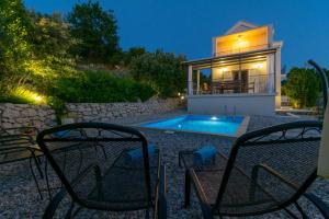 Bazén v ubytování Villa with Sea View nebo v jeho okolí