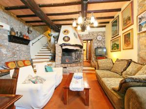 A seating area at Holiday Home Il Casale by Interhome Még 16 kép
