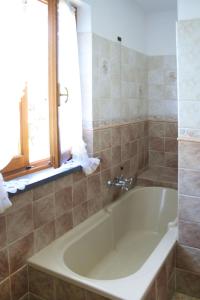 Kúpeľňa v ubytovaní Villa Villa Chiara by Interhome