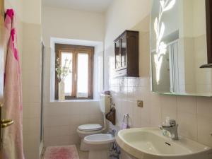 Koupelna v ubytování Apartment Azalea by Interhome