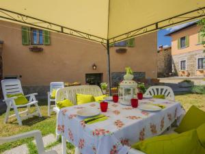 Patio nebo venkovní prostory v ubytování Apartment Azalea by Interhome