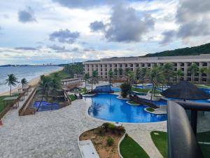 A piscina localizada em HOTEL PIRÂMIDE NATAL ou nos arredores