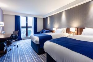 Postel nebo postele na pokoji v ubytování Holiday Inn Express Edinburgh Airport by IHG