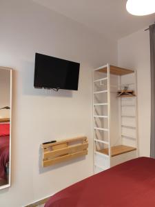 A bed or beds in a room at Forese House