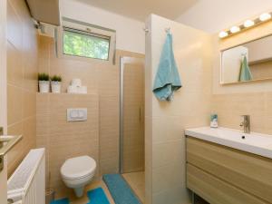 Ein Badezimmer in der Unterkunft Apartment Carlo by Interhome
