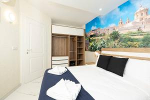 Cama o camas de una habitación en Ivory Suite Seafront With Views!- Fl 14 By Homely
