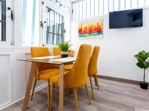 Μια τηλεόραση ή/και κέντρο ψυχαγωγίας στο El Drago Apartment Fiber ,A/C,Near Ocean