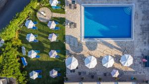 Bazén v ubytování Primavera Hotel nebo v jeho okolí