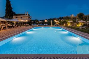 Bazén v ubytování Primavera Hotel nebo v jeho okolí