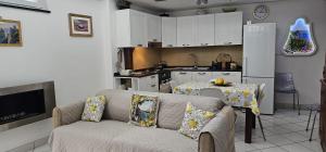 A kitchen or kitchenette at LA Giulia