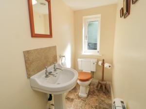 Koupelna v ubytování Lilac Cottage + 18 fotografií