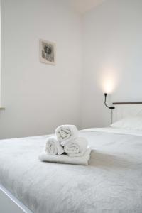 Giường trong phòng chung tại Mieszkanie Chrzanowska