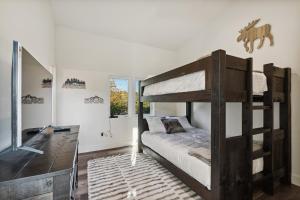 Una cama o camas en una habitación de Quarry B23 51 fotos más