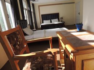 Posezení v ubytování Alpen Hotel Skardu