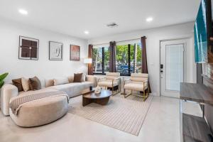 Χώρος καθιστικού στο Luxurious Home in Pompano & Fort Lauderdale