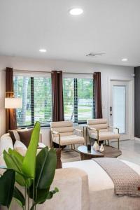 Ένα ή περισσότερα κρεβάτια σε δωμάτιο στο Luxurious Home in Pompano & Fort Lauderdale