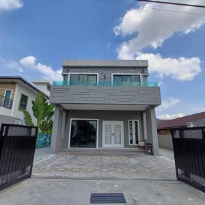 a small house with a large driveway at LYL Journey House at Ipoh Town Centre 17PAX 6BR in Ipoh +37 photos