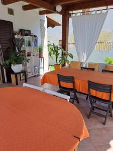 A restaurant or other place to eat at Sole D'oro IUN S4354
