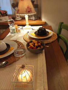Jedlo v ubytovaní bed & breakfast alebo blízkom okolí