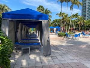 Foto dalla galleria di Amazing Ocean View! 10 floor Parking included a Sunny Isles Beach